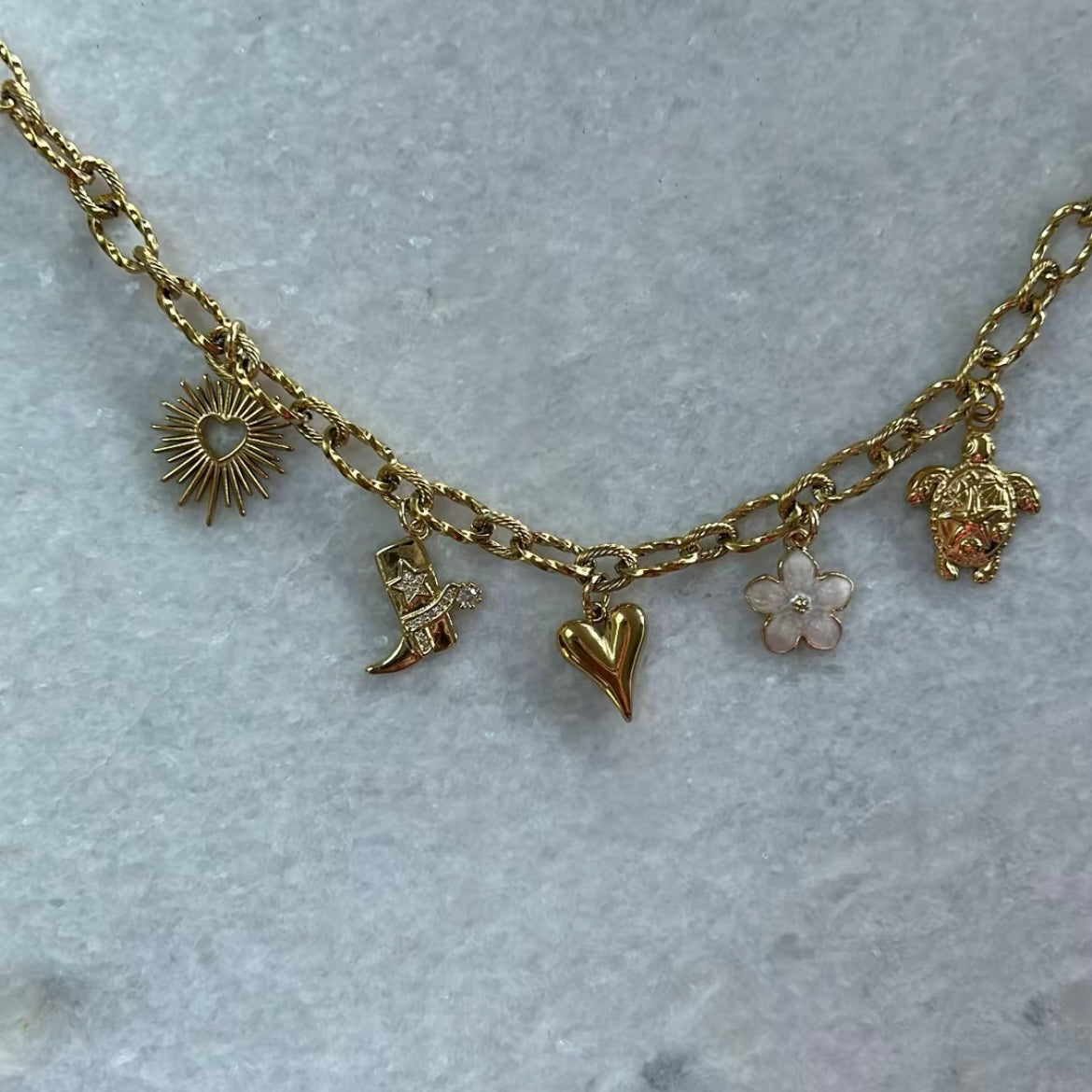 Bedelketting Puck - goud